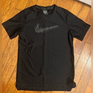 Boy’s NIKE Shirt ~ Size S